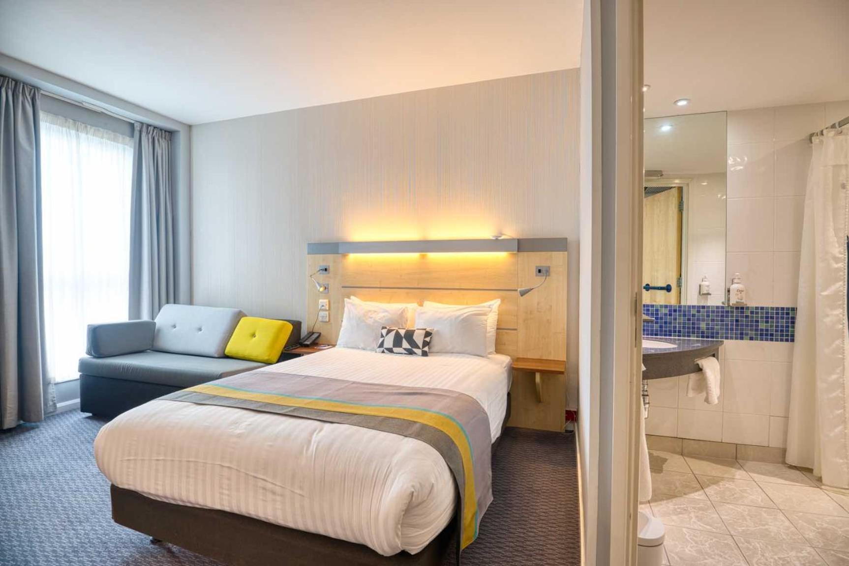 Express Hull Centre By Ihg Hotel 3*