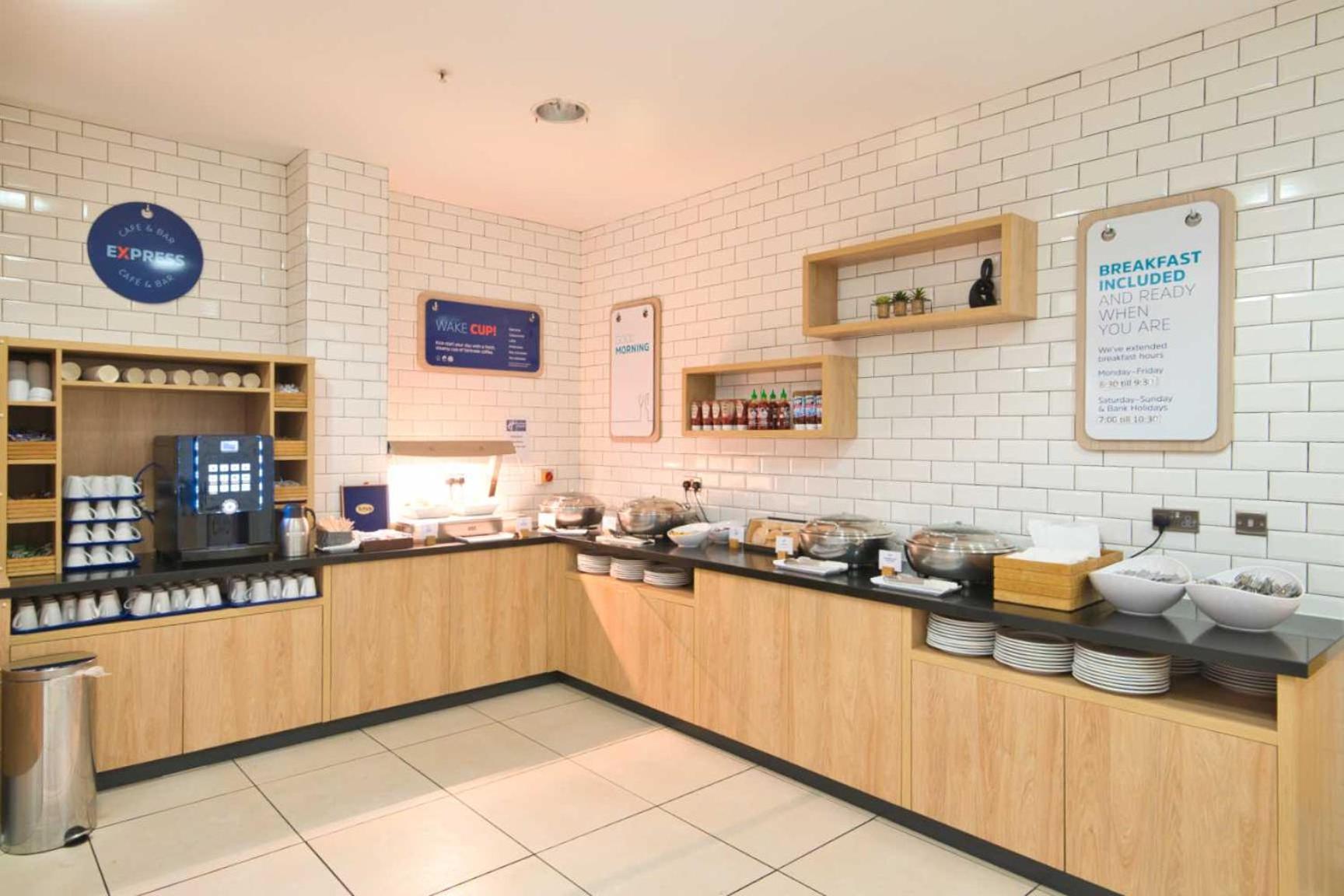 Hotel Express Hull Centre By Ihg 3*