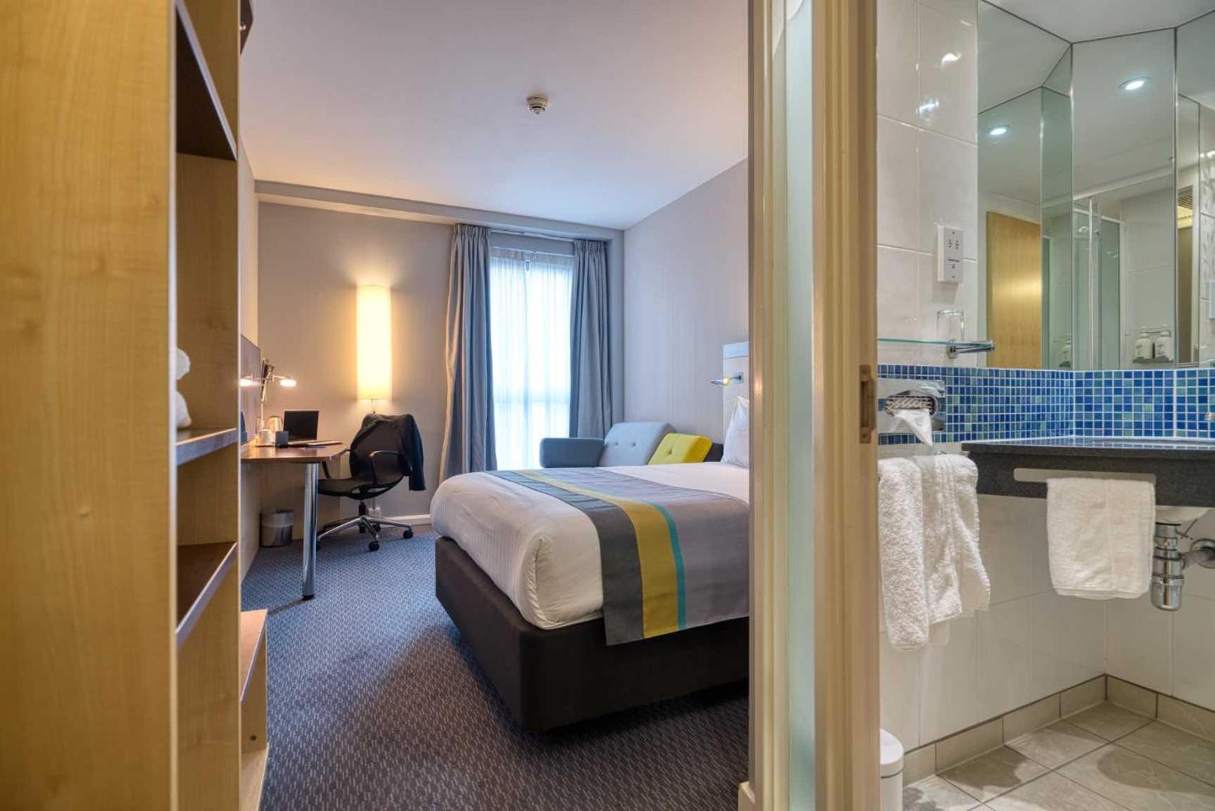 Express Hull Centre By Ihg 3*